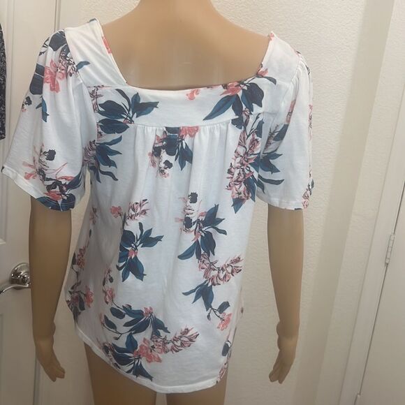 Lucky Brand Size Medium Short Sleeve Shirts Set Of 2 Floral Square Neck - Picture 4 of 10